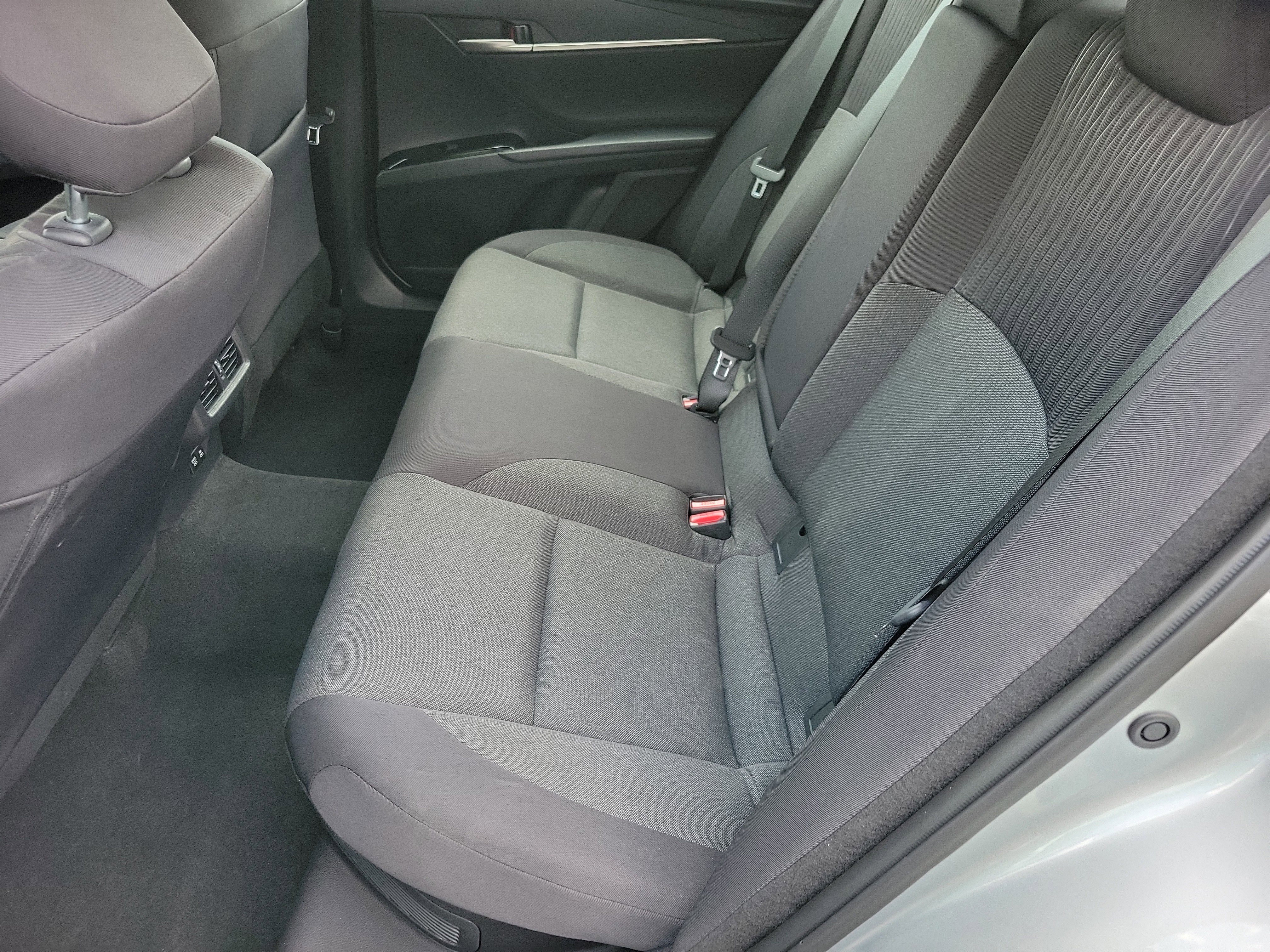 Used 2025 Toyota Camry LE image 7