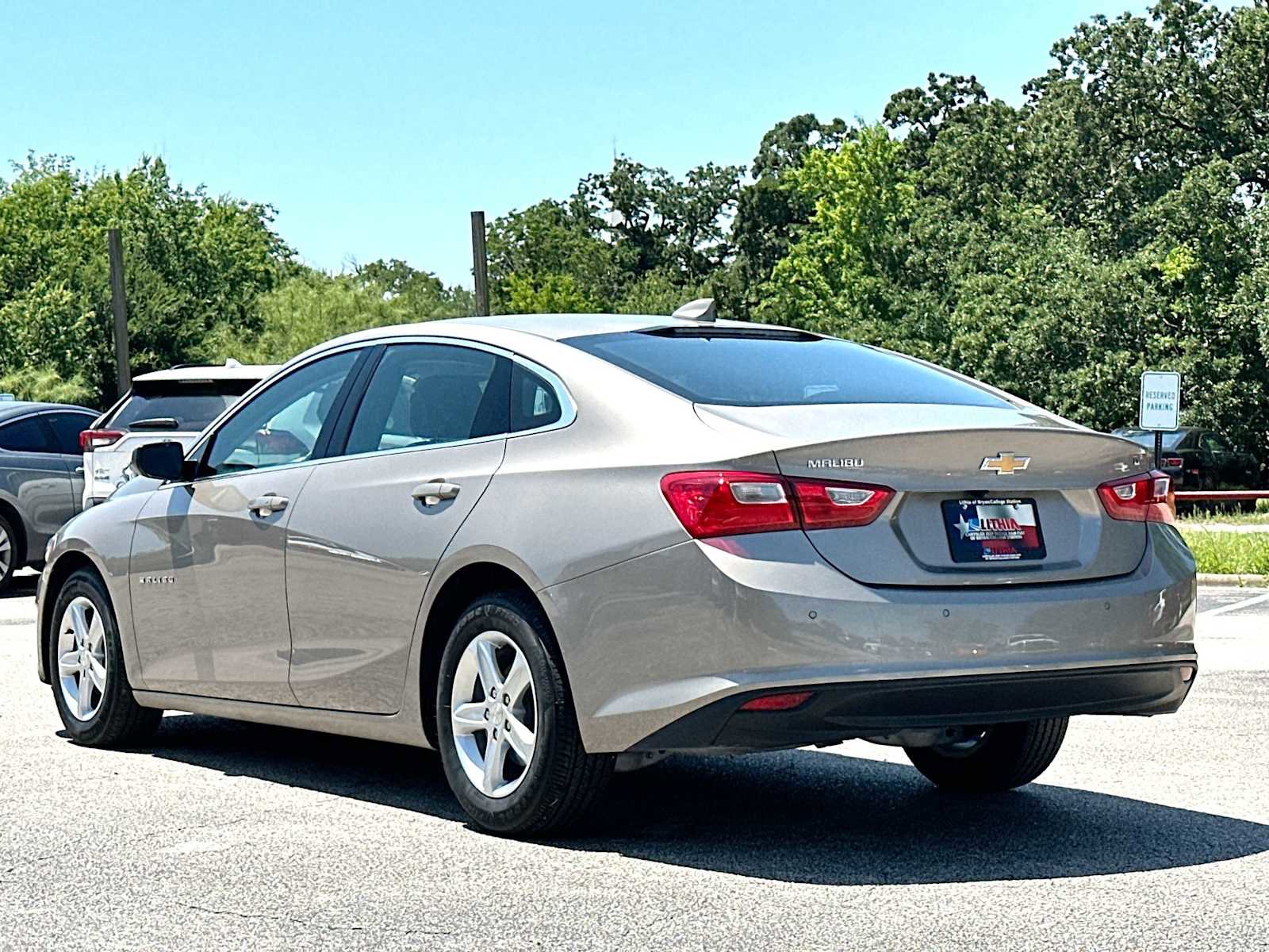 Used 2025 Chevrolet Malibu LT FWD image 13