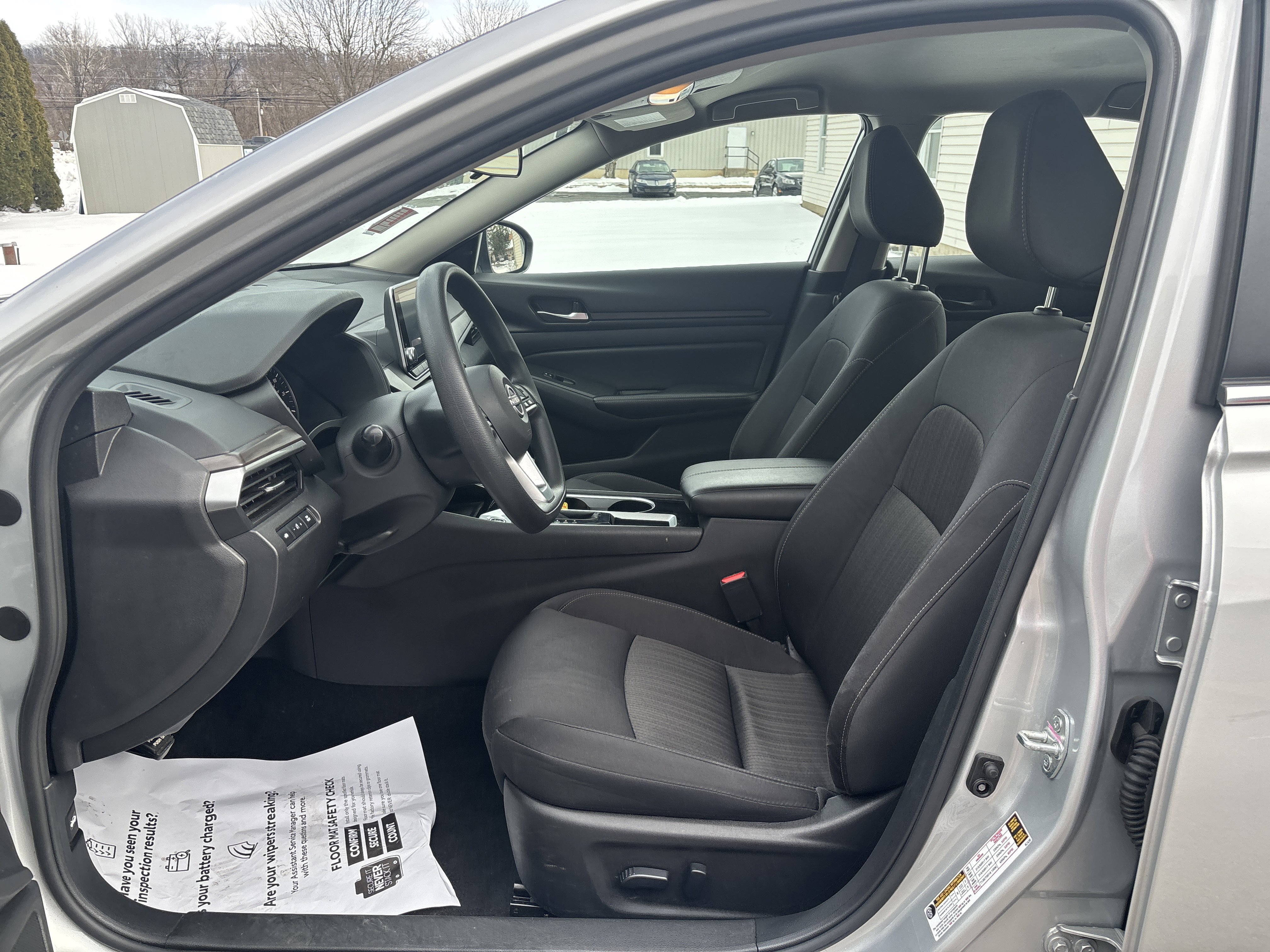 Used 2024 Nissan Altima 2.5 SV image 13