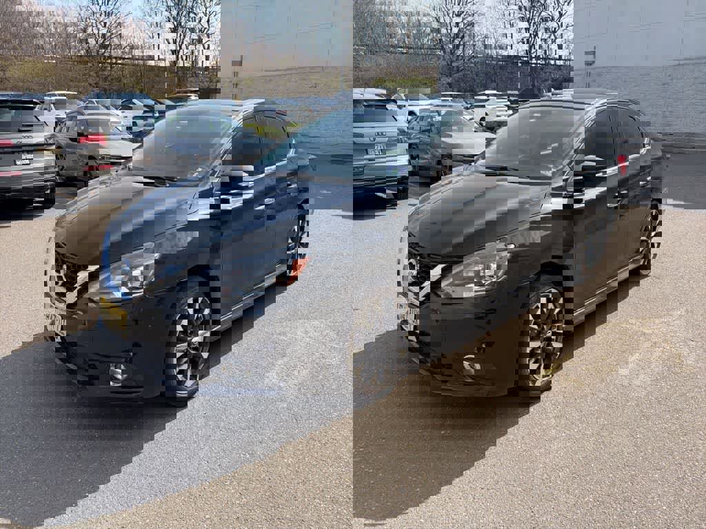 Used 2018 Nissan Sentra SR image 2