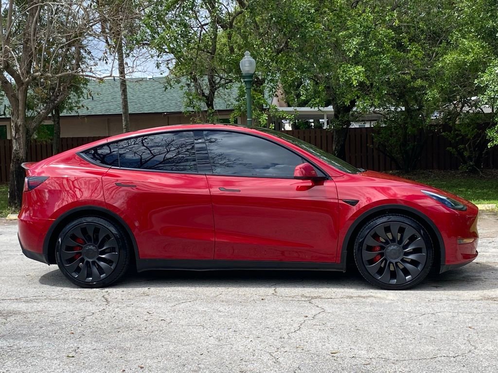 Used 2021 Tesla Model Y Performance image 10