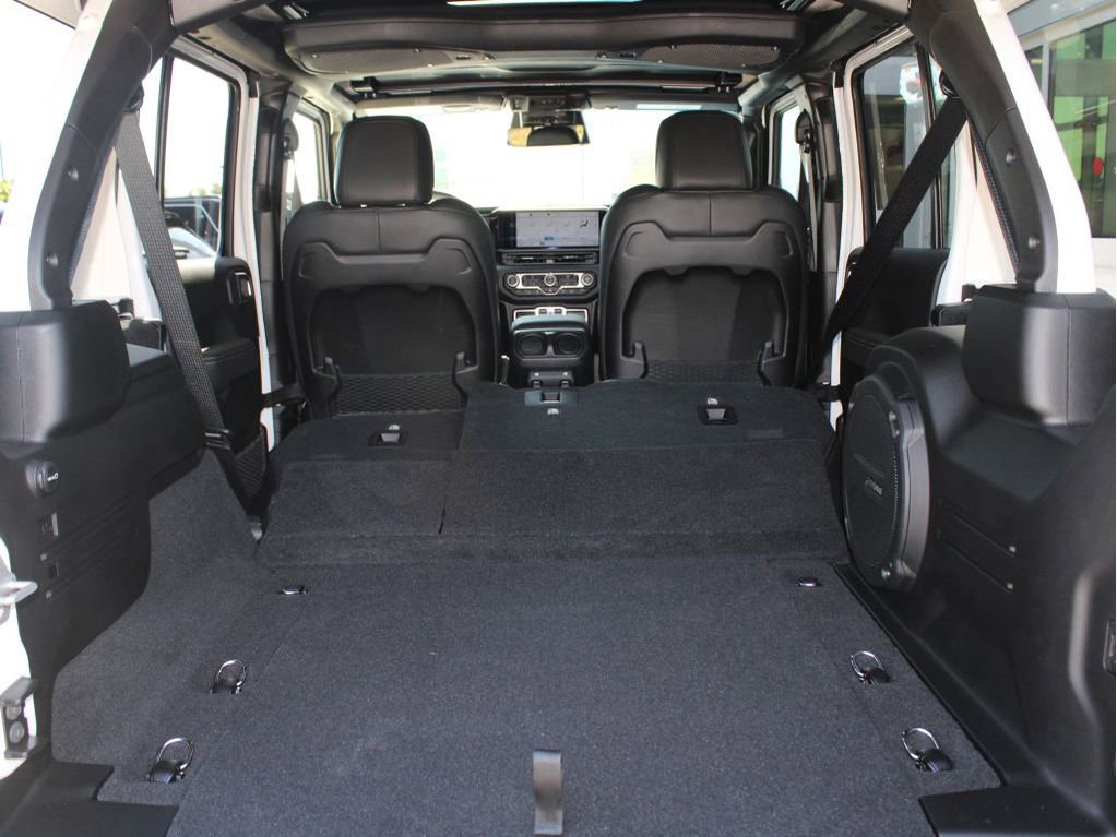 New 2025 Jeep Wrangler Sahara image 29