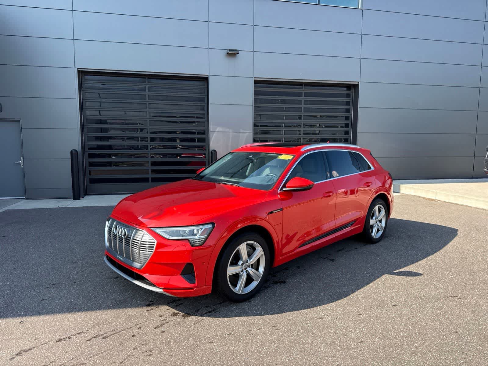 Used 2019 Audi e-tron Premium Plus AWD/4WD video 1
