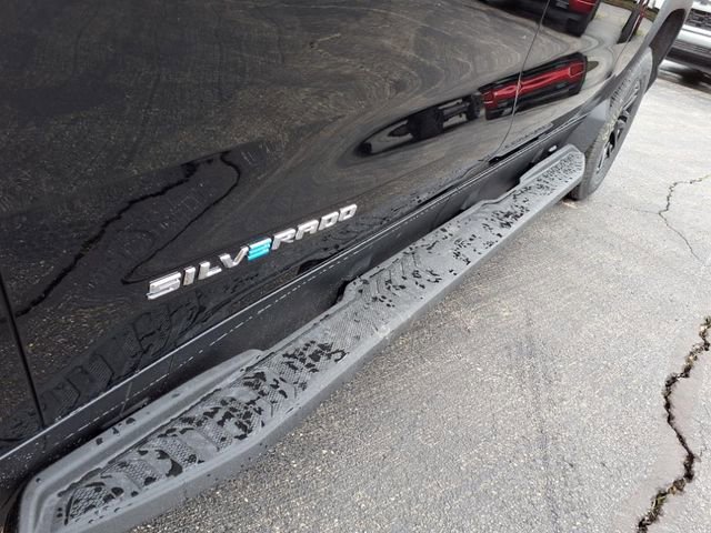 New 2025 Chevrolet Silverado EV LT image 16