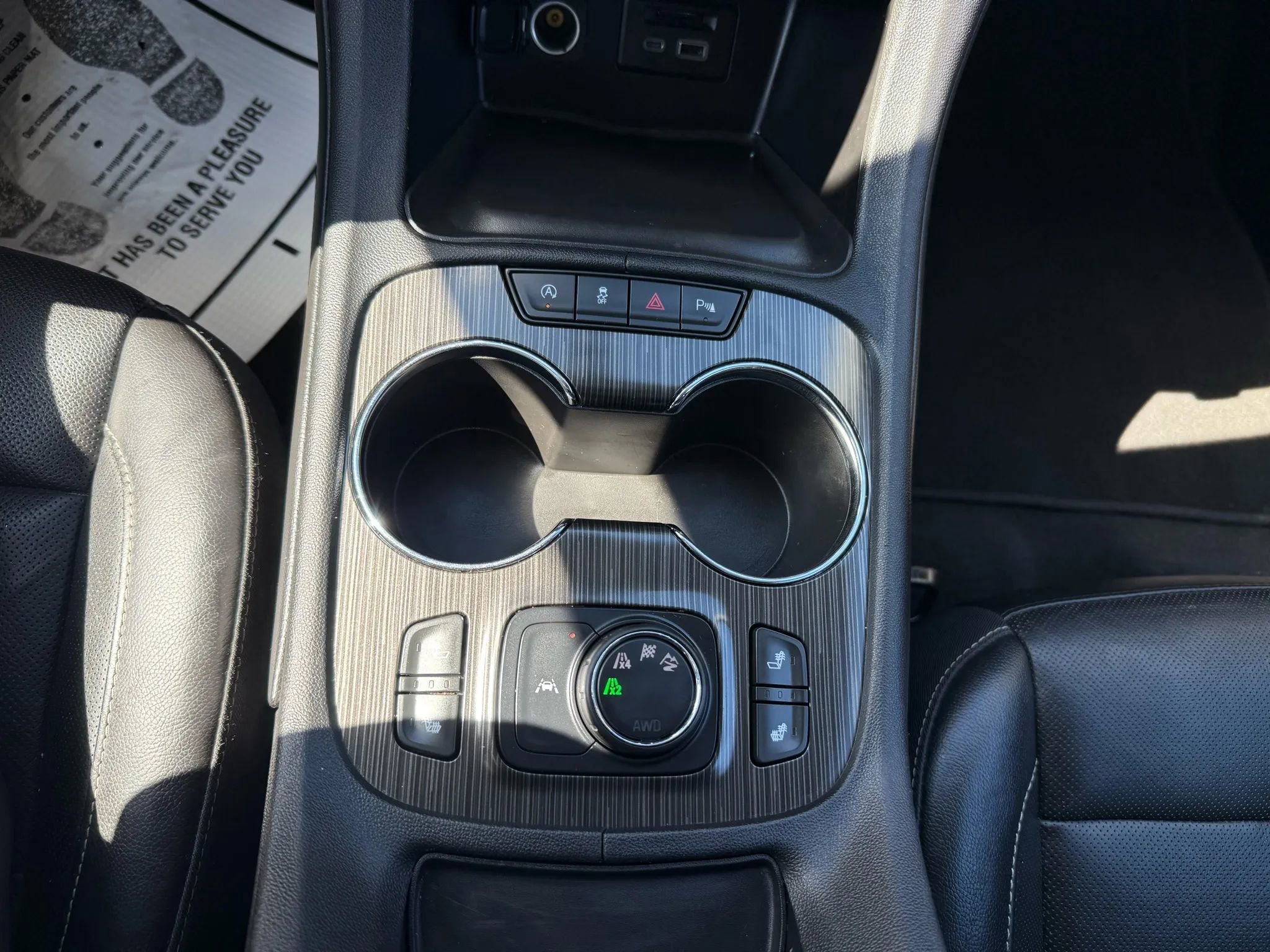 Used 2020 GMC Acadia SLT w/ Driver Alert Package II image 17