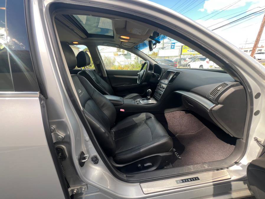 Used 2011 INFINITI G25 x w/ Moonroof Pkg image 14