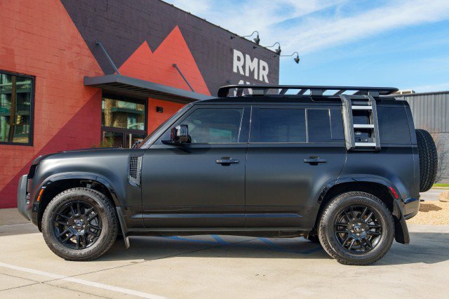 Used 2022 Land Rover Defender 110 X-Dynamic SE image 8