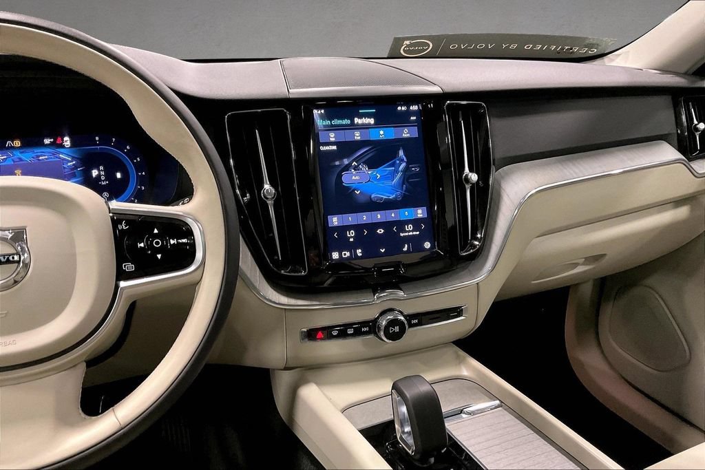 Certified 2024 Volvo XC60 B5 Plus AWD/4WD image 9