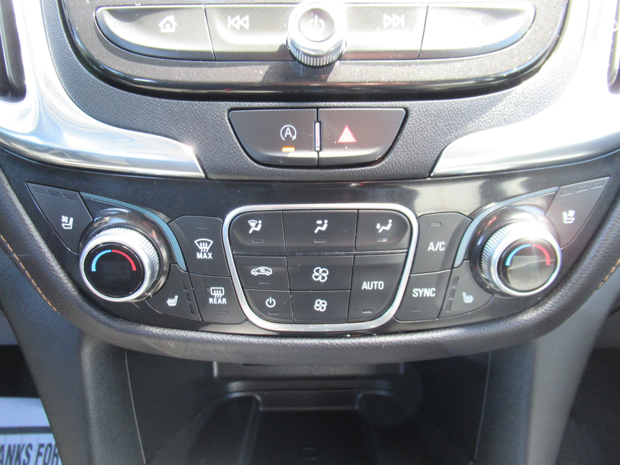 Used 2022 Chevrolet Equinox Premier AWD/4WD image 14