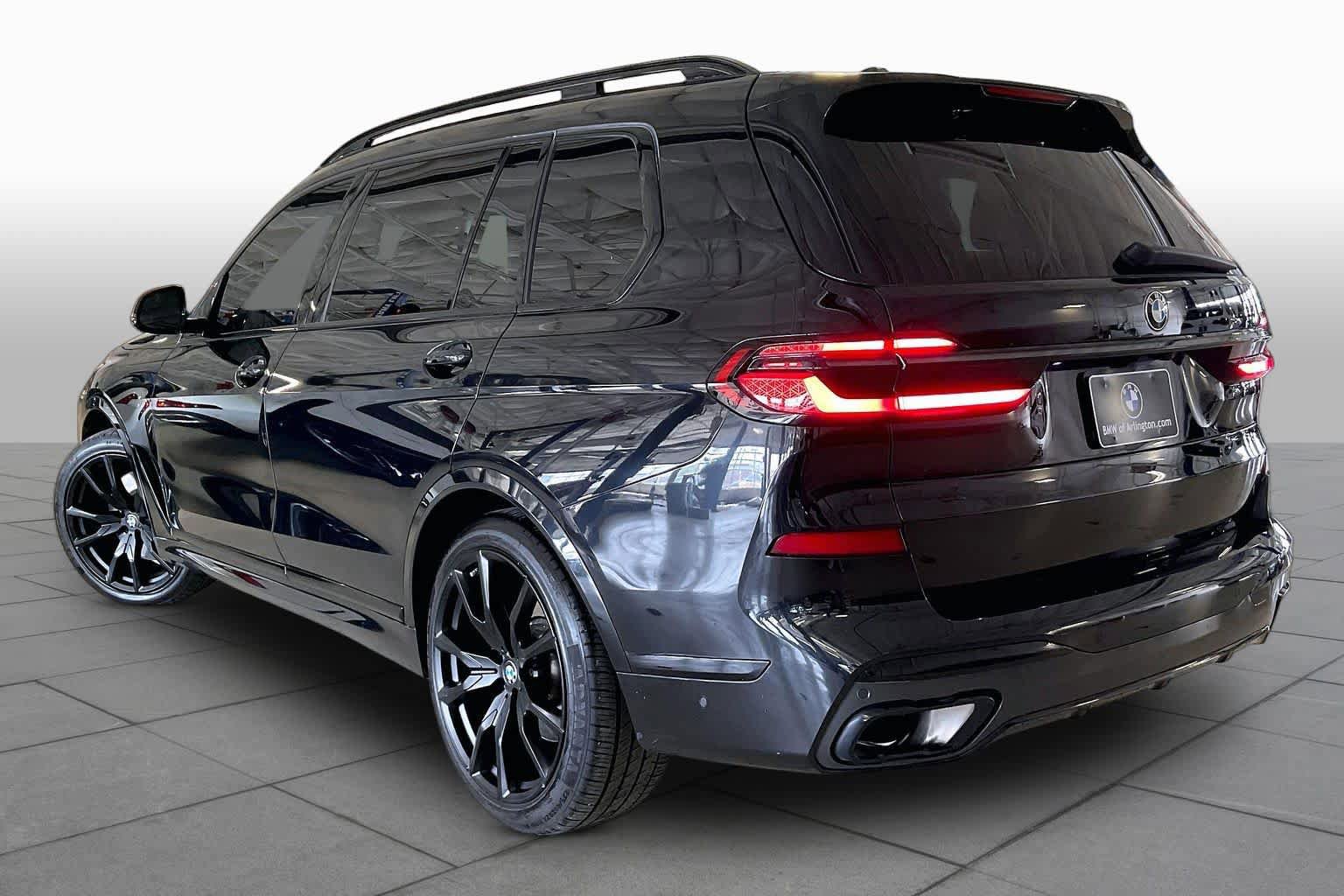 Used 2024 BMW X7 xDrive40i w/ M Sport Package AWD/4WD image 10