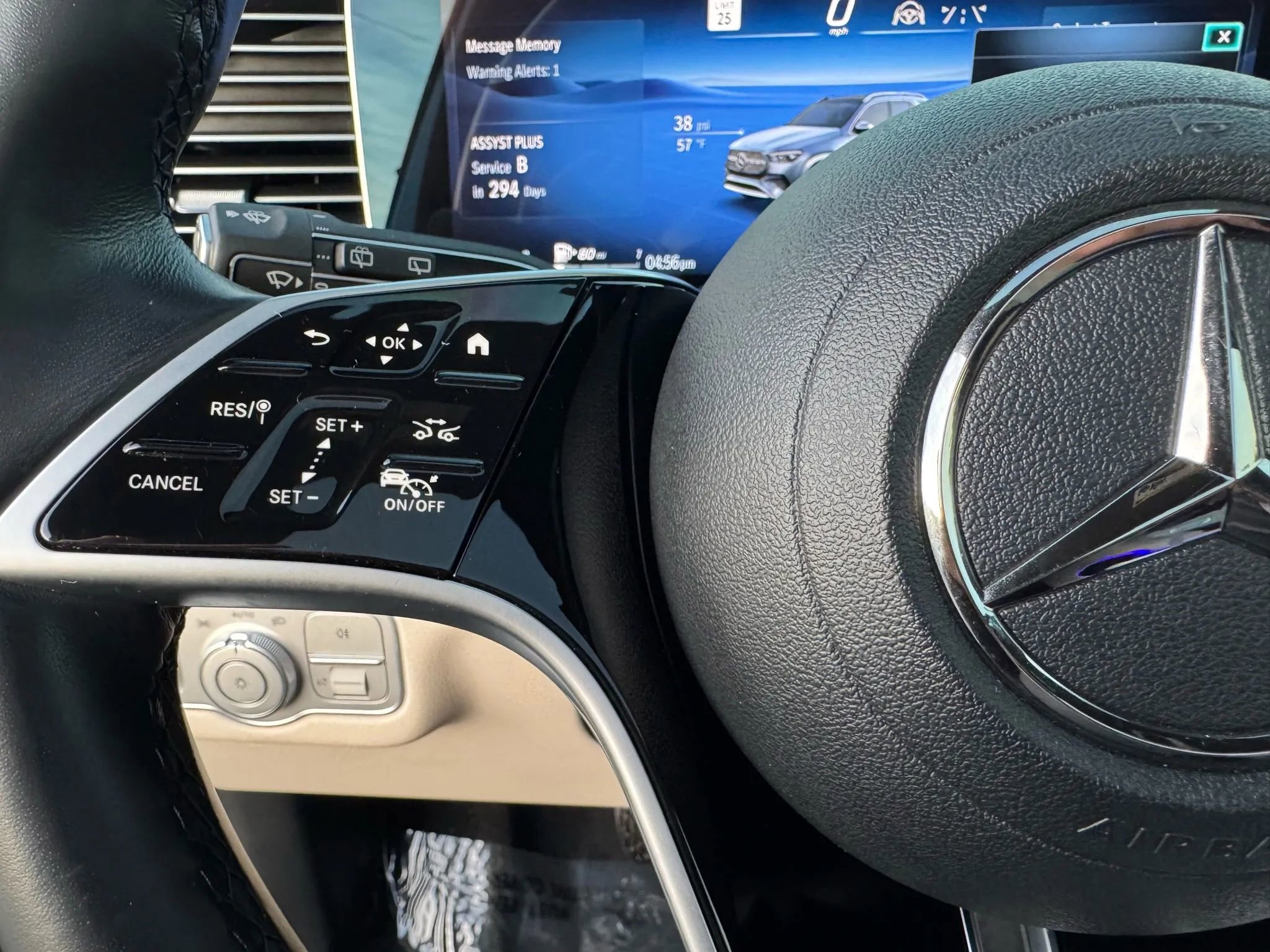 Used 2025 Mercedes-Benz GLE 450e 4MATIC w/ AMG Line Exterior image 33