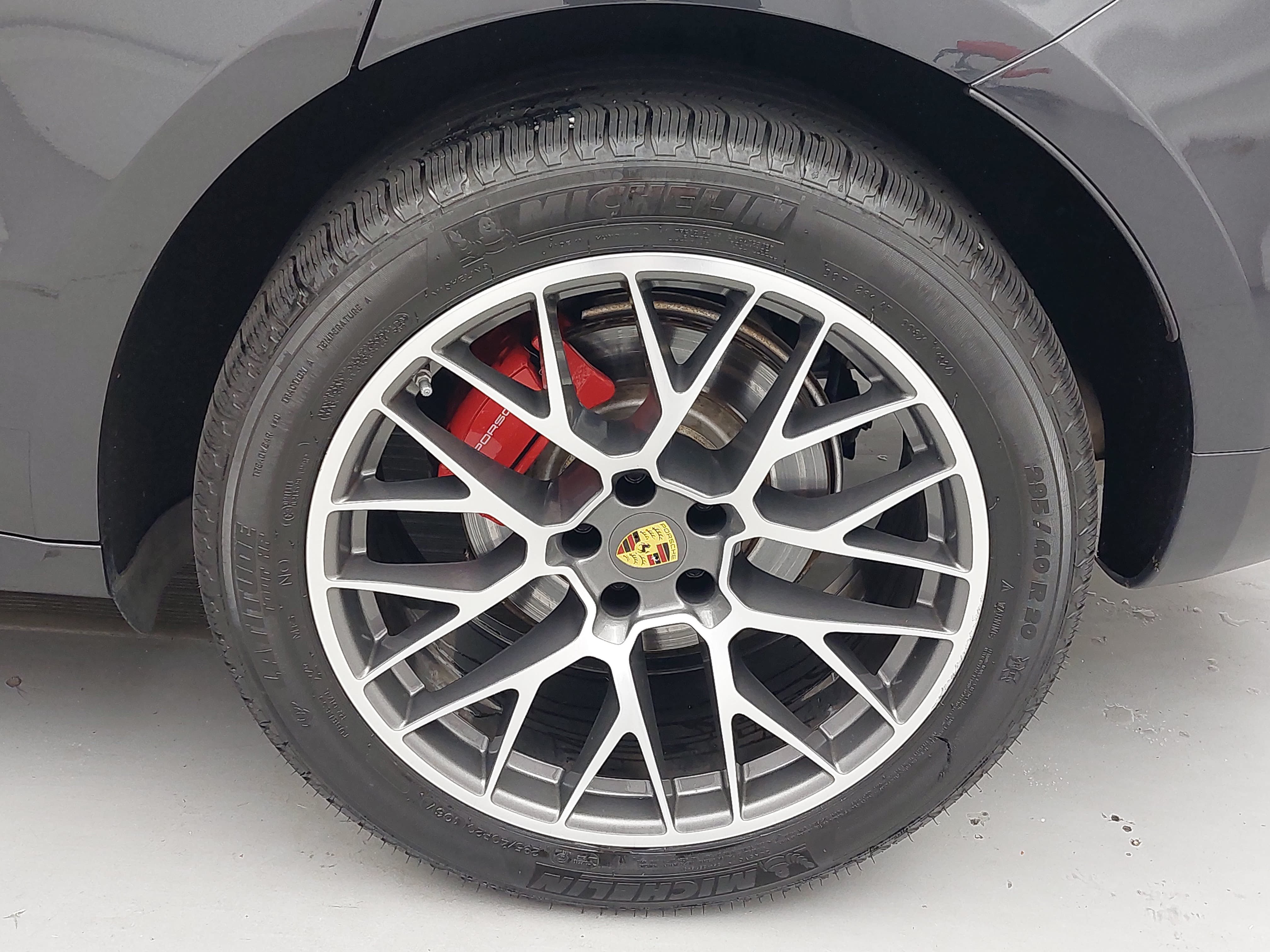 Certified 2017 Porsche Macan GTS AWD/4WD image 36