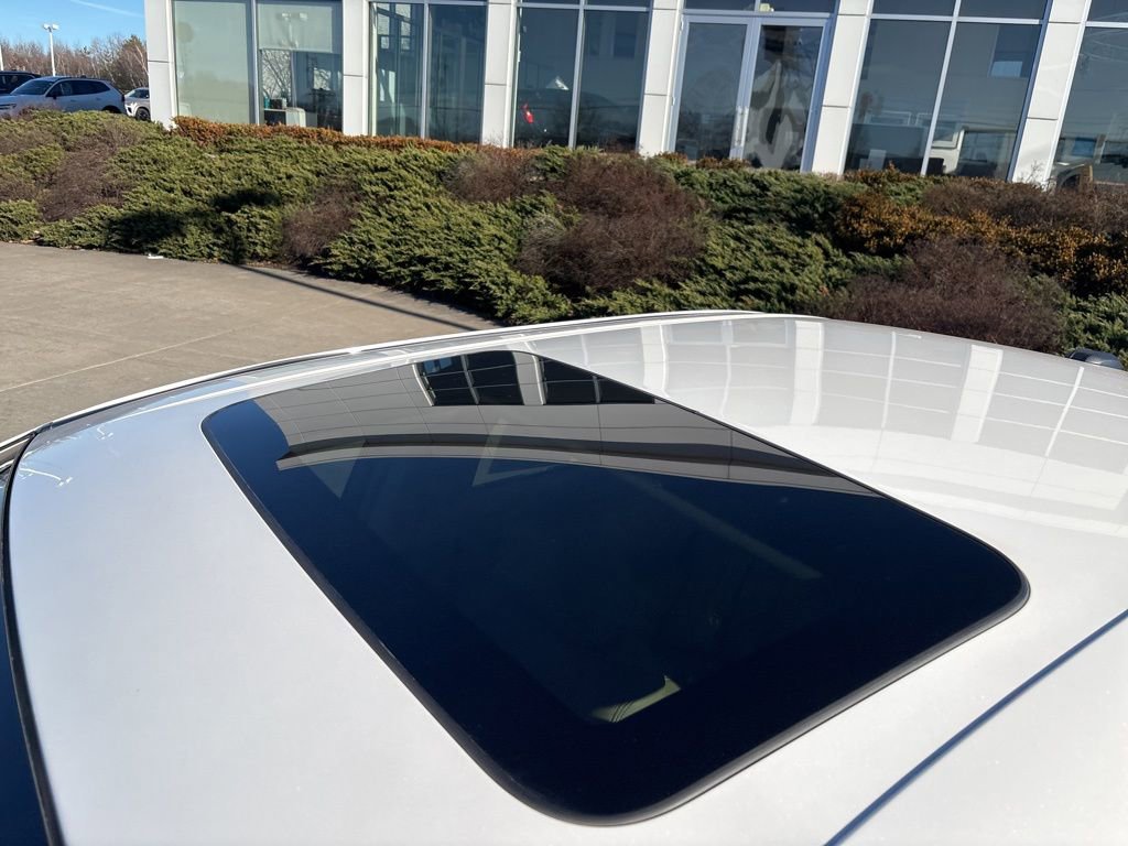 Used 2016 Ford Taurus SEL w/ Equipment Group 201A image 10