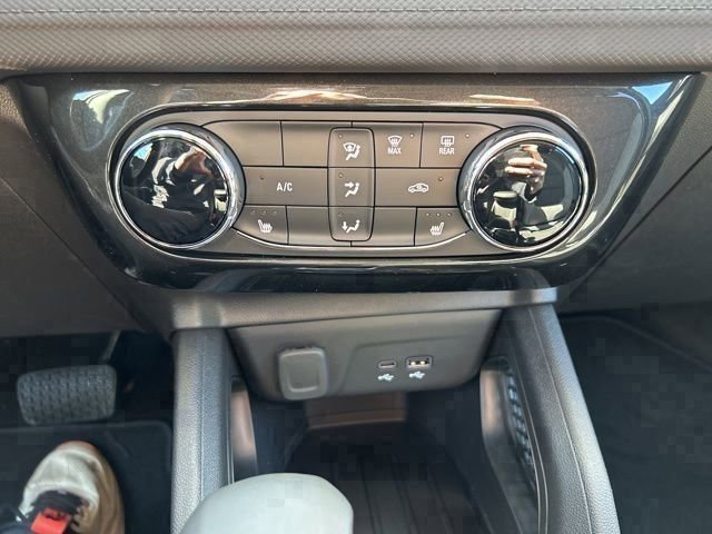 New 2026 Chevrolet TrailBlazer LT w/ LT Cold Weather Package FWD image 16
