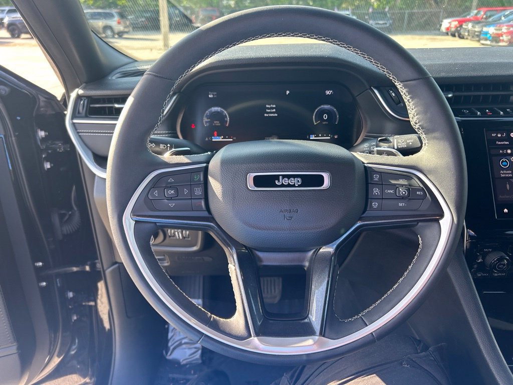 Used 2023 Jeep Grand Cherokee L Laredo AWD/4WD image 15