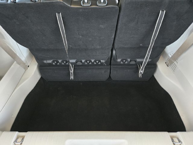 Used 2024 Chrysler Pacifica Touring-L FWD image 34
