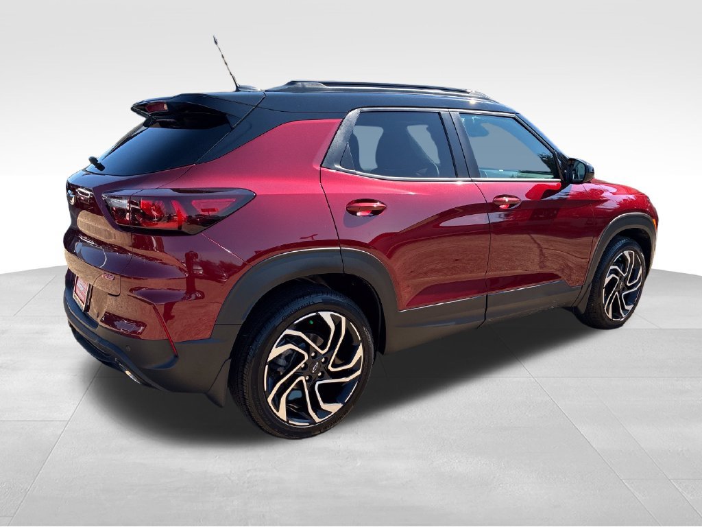 Used 2025 Chevrolet TrailBlazer RS w/ Convenience Package FWD image 5
