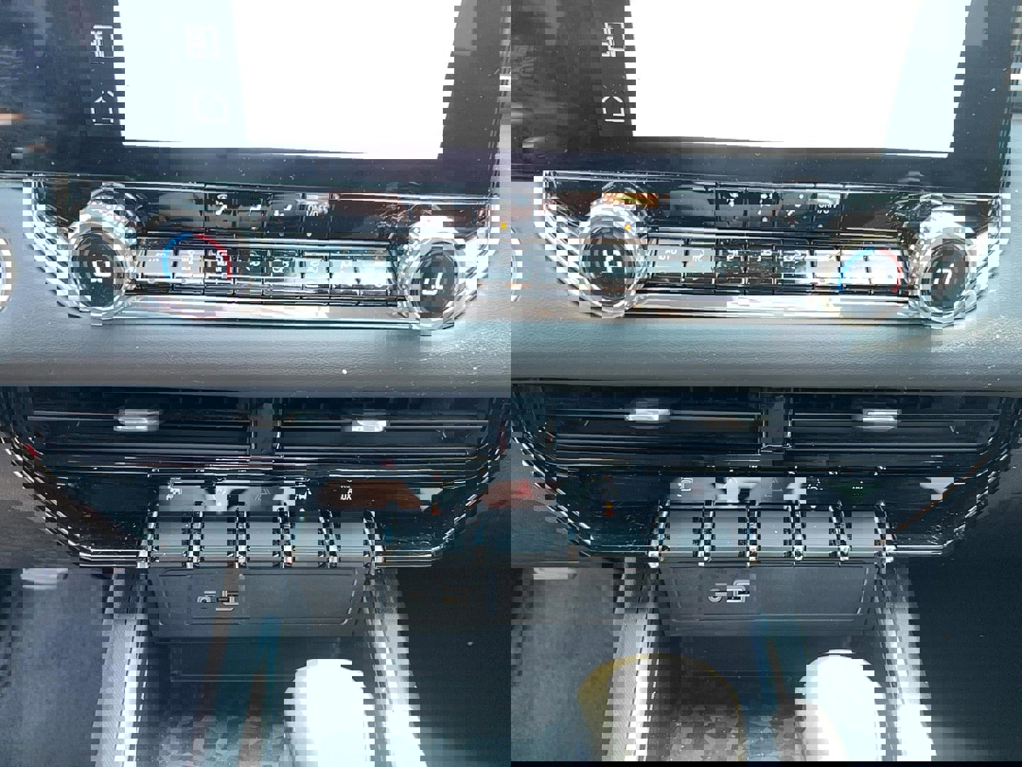 Used 2024 GMC Canyon Elevation w/ Convenience Package image 19