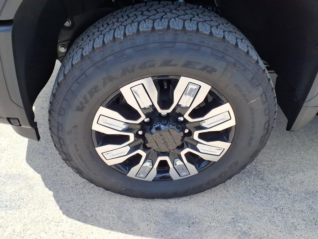 New 2026 GMC Sierra 2500 Denali w/ Denali Reserve Package image 9