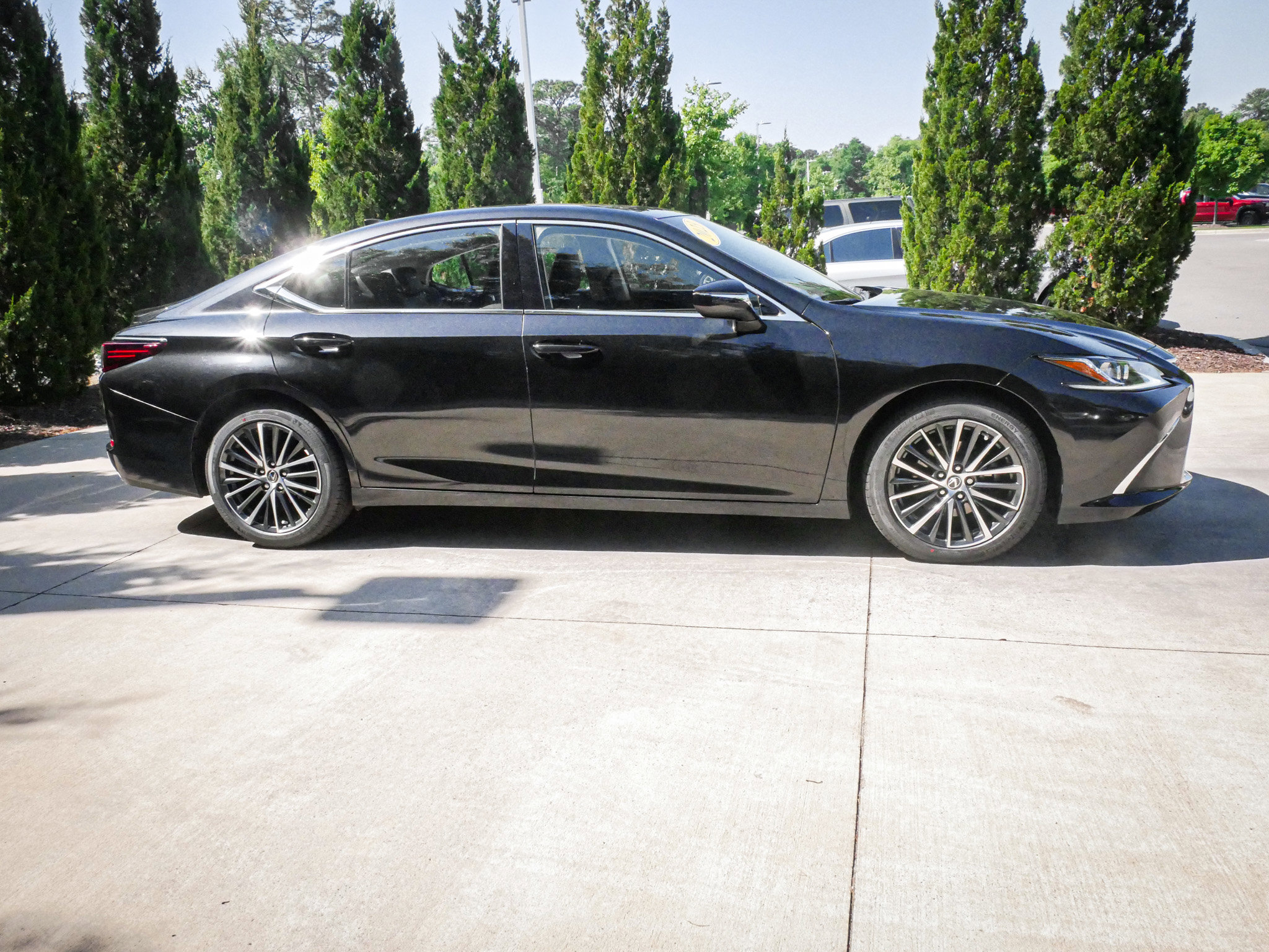 Used 2023 Lexus ES 350 w/ Premium Package FWD image 11