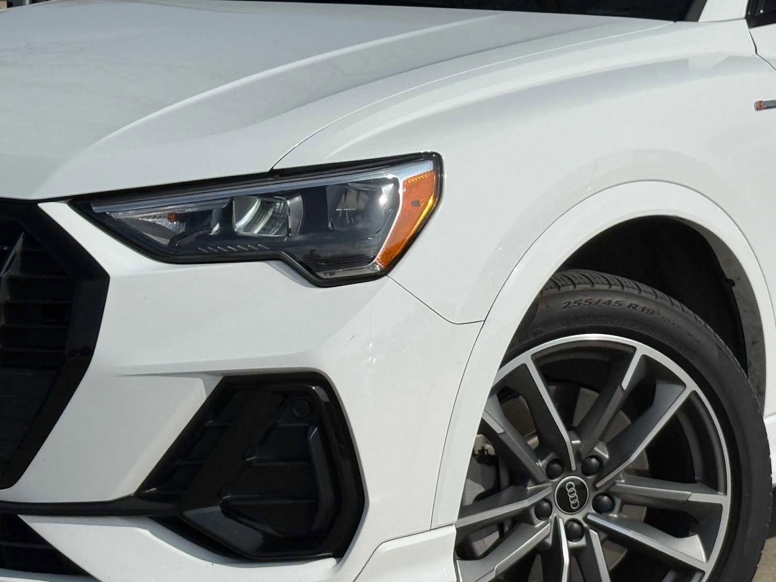 Used 2022 Audi Q3 2.0T Premium image 3