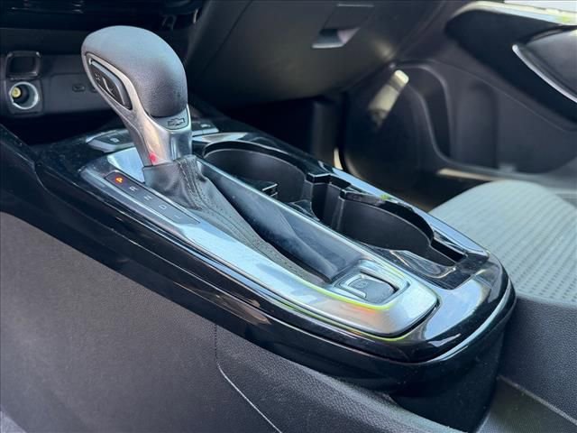 Certified 2025 Chevrolet Trax LT FWD image 21