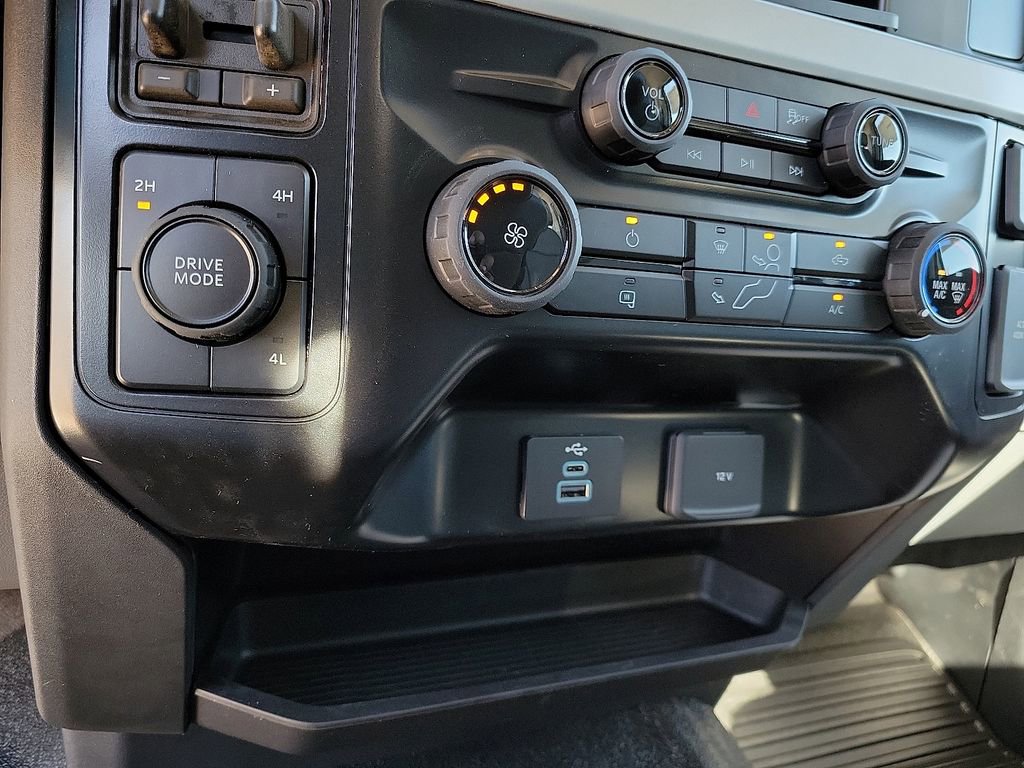 New 2026 Ford F550 4x4 Regular Cab Super Duty image 25