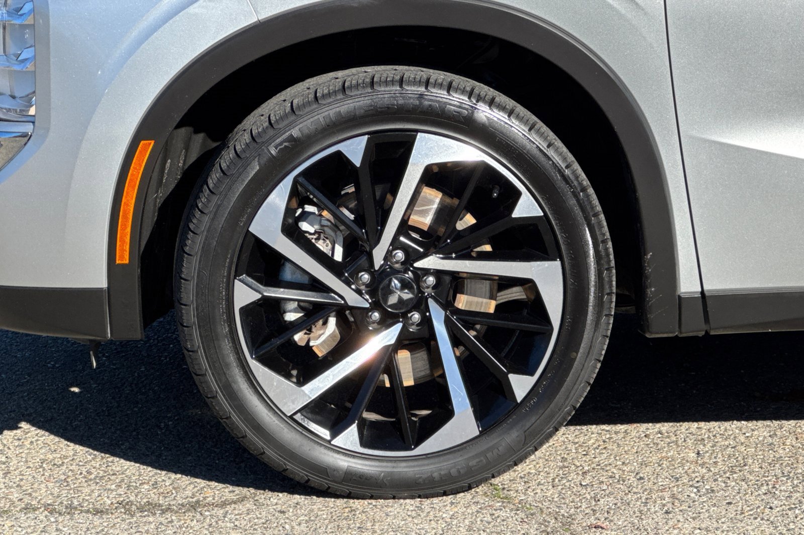 Used 2024 Mitsubishi Outlander SE image 12