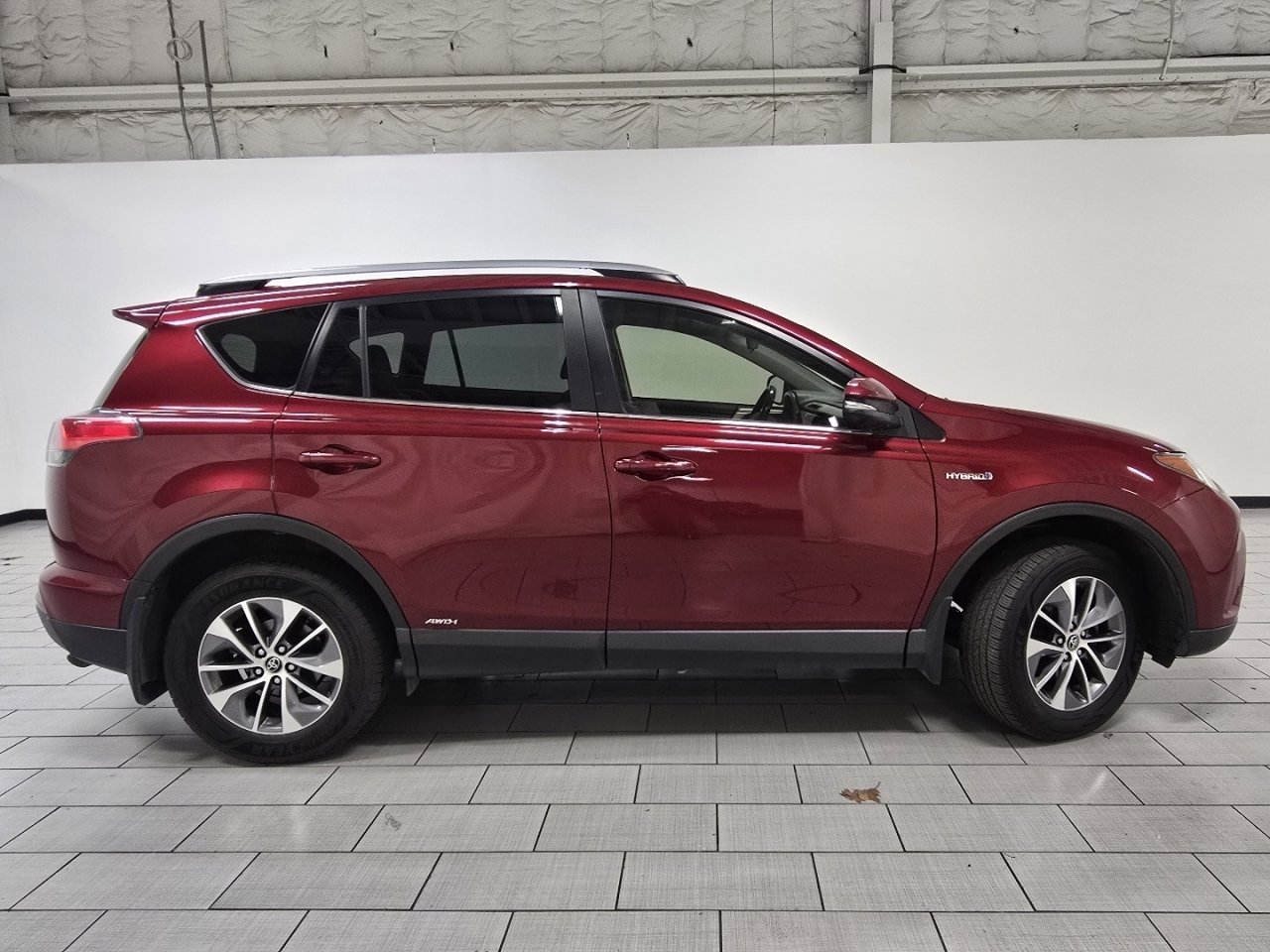 Used 2018 Toyota RAV4 XLE image 16