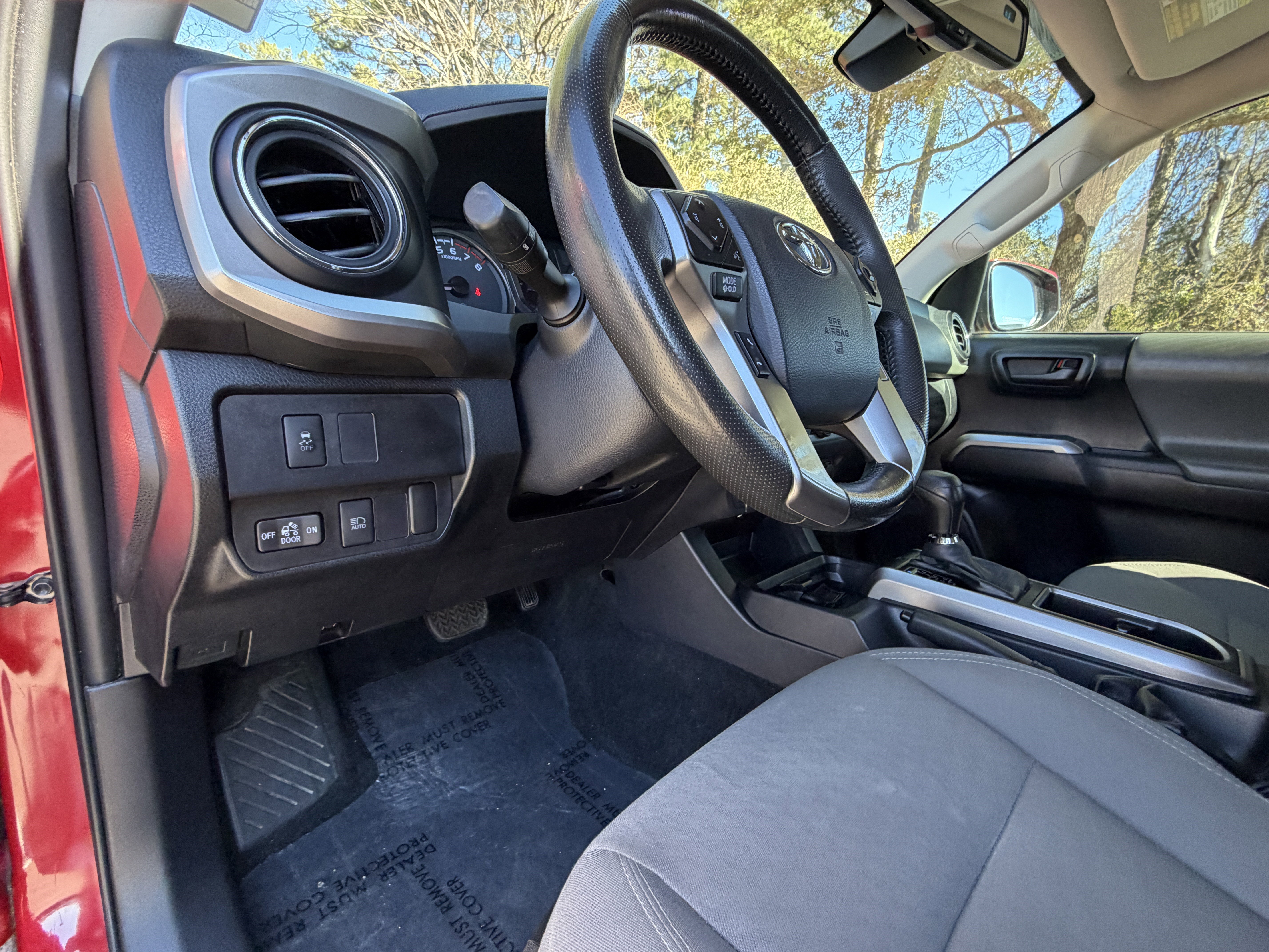 Used 2020 Toyota Tacoma SR5 image 12