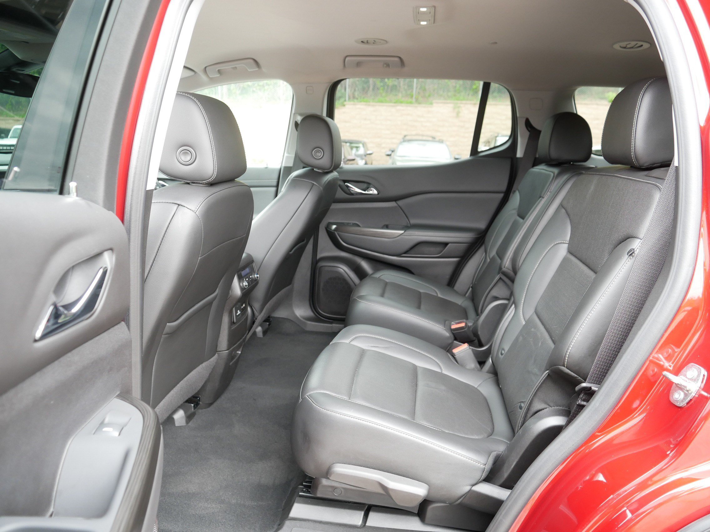 Used 2023 GMC Acadia SLT AWD/4WD image 35