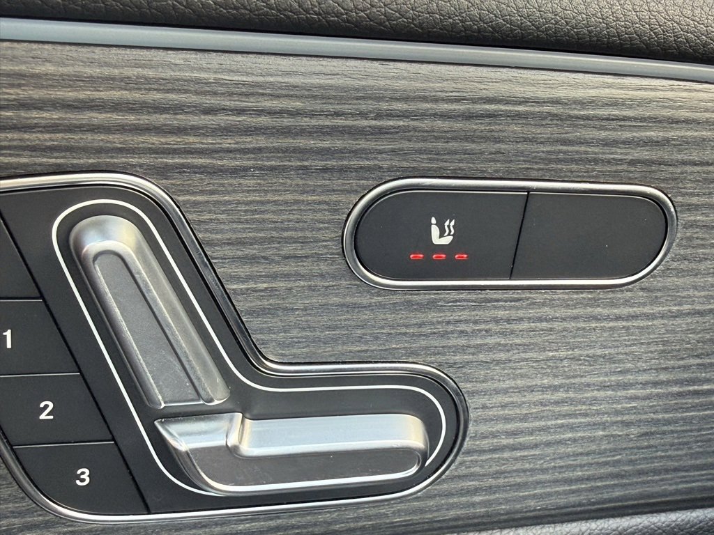 Used 2024 Mercedes-Benz GLB 250 image 15