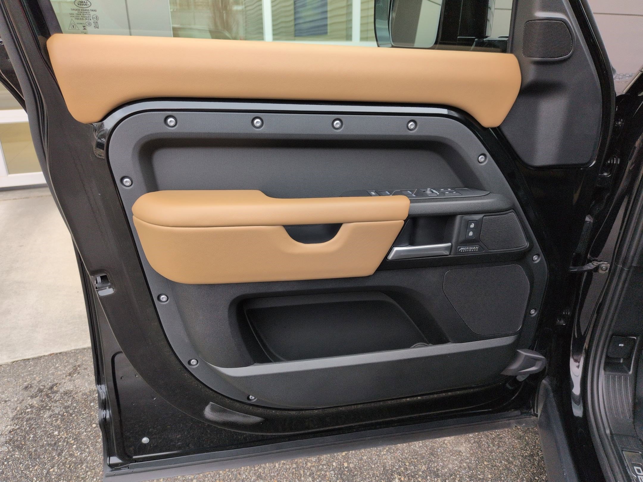 Used 2025 Land Rover Defender 130 X image 12