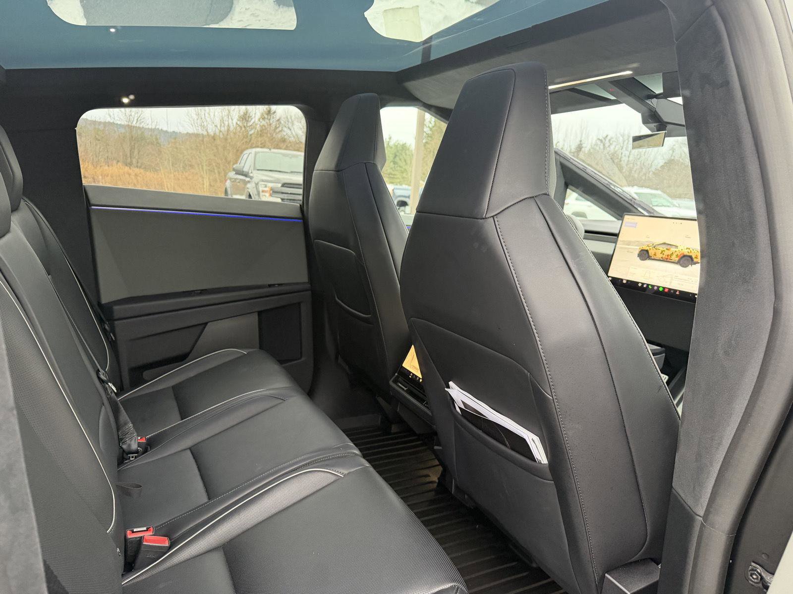 Used 2024 Tesla Cybertruck AWD Crew Cab image 29