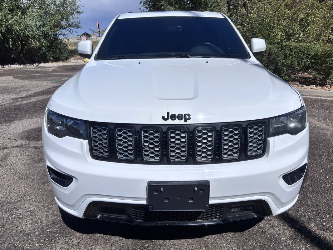 Used 2018 Jeep Grand Cherokee Altitude AWD/4WD image 4