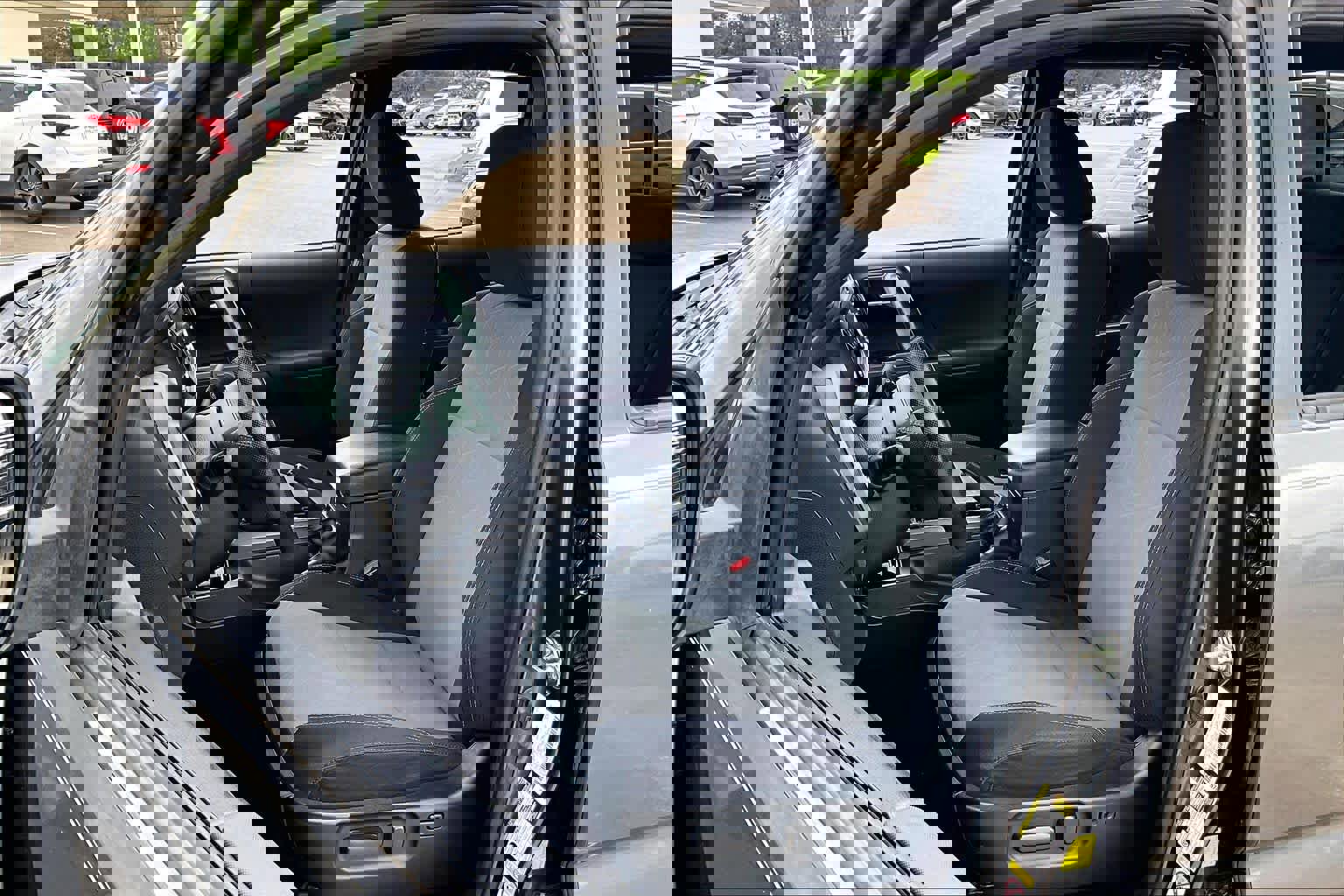 Used 2020 Toyota Tacoma TRD Off-Road AWD/4WD image 7