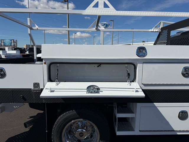 New 2026 Ford F550 4x4 Crew Cab image 9