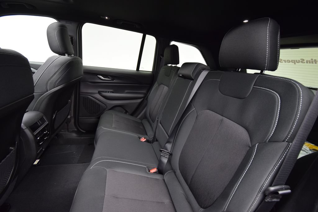 New 2026 Jeep Grand Cherokee Laredo X AWD/4WD image 37