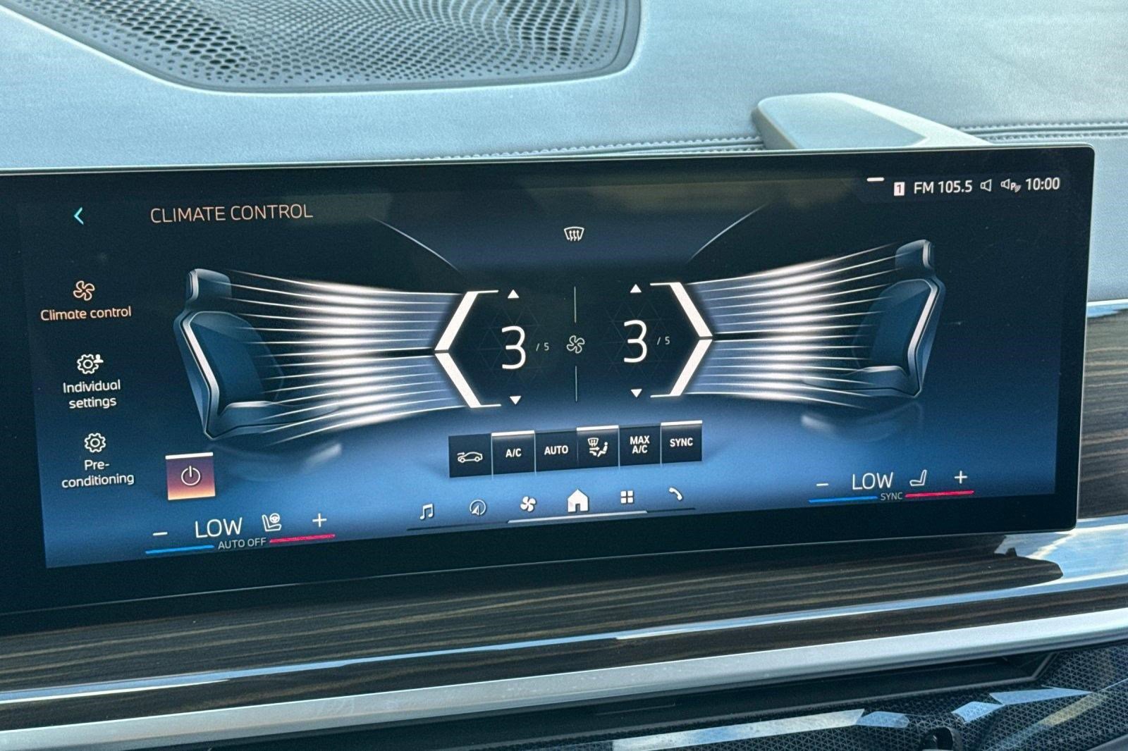 Used 2024 BMW X7 xDrive40i w/ Premium Package image 25