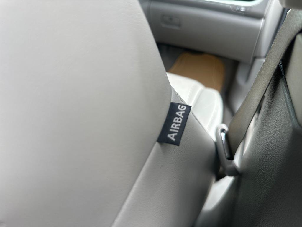 Used 2013 Chevrolet Traverse LTZ AWD/4WD image 29
