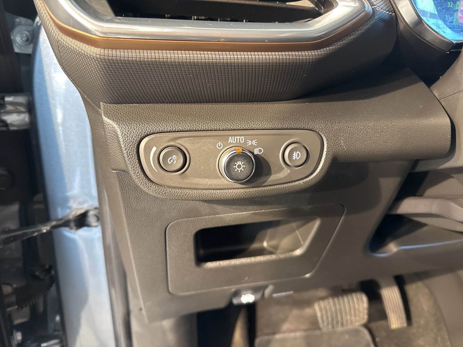 Used 2022 Chevrolet TrailBlazer ACTIV w/ Sun and Liftgate Package image 22