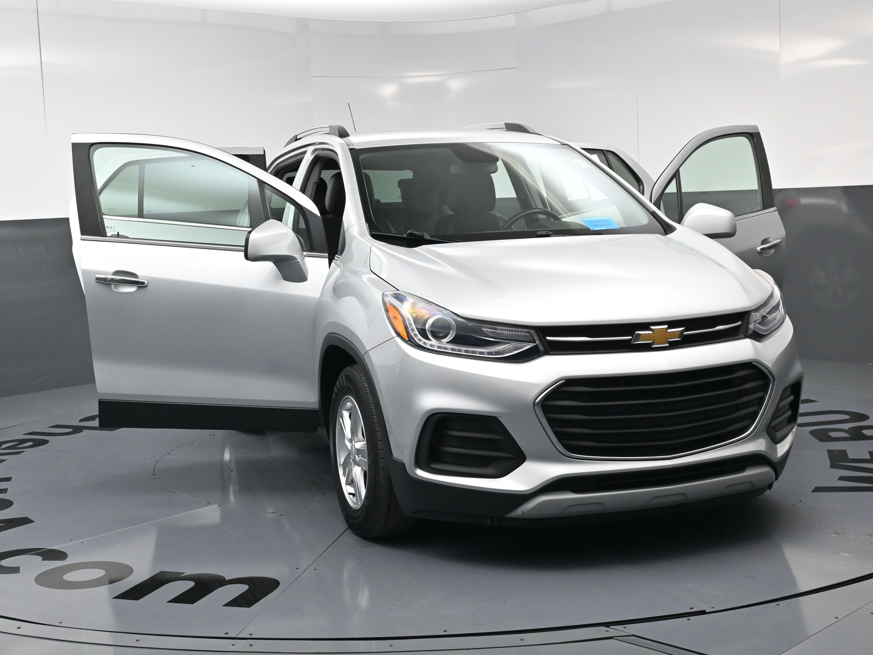 Used 2019 Chevrolet Trax LT w/ LT Convenience Package image 21
