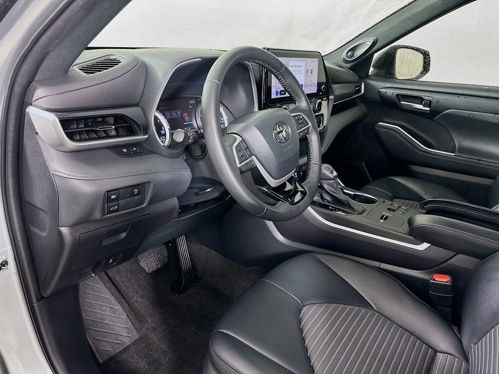 Used 2023 Toyota Highlander XSE image 9