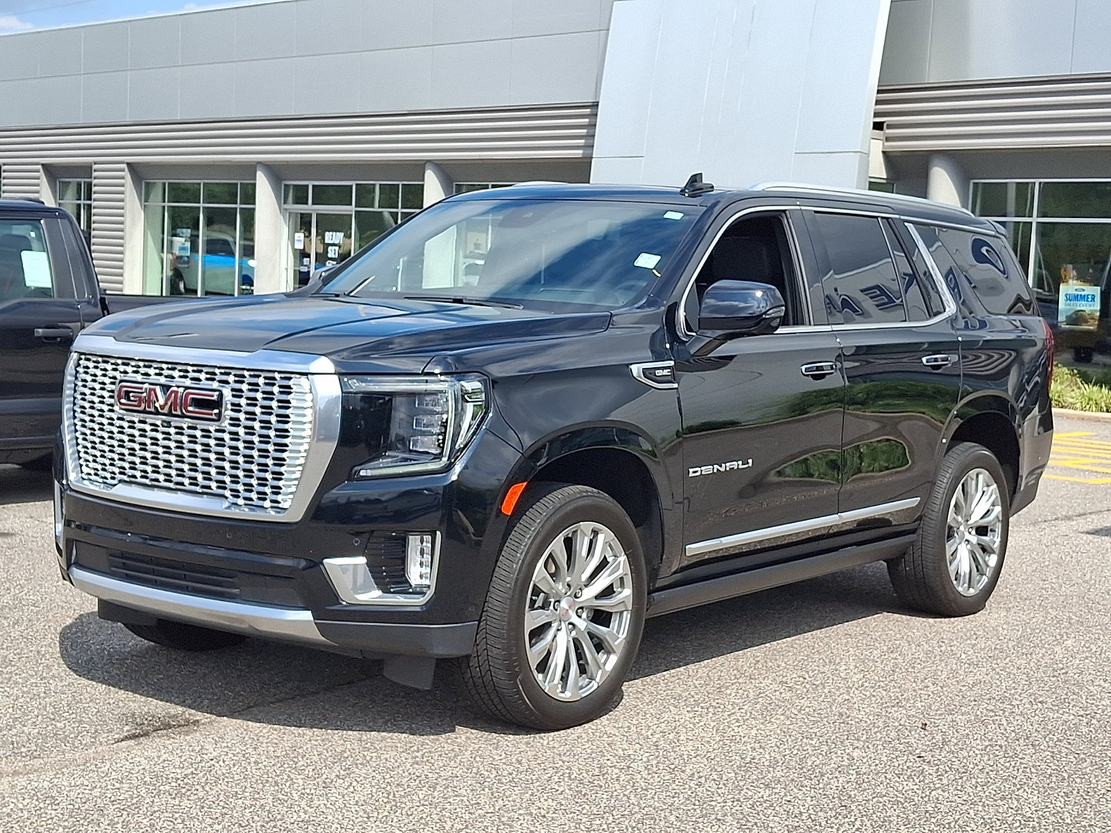 Used 2024 GMC Yukon Denali w/ Denali Reserve Package AWD/4WD image 5