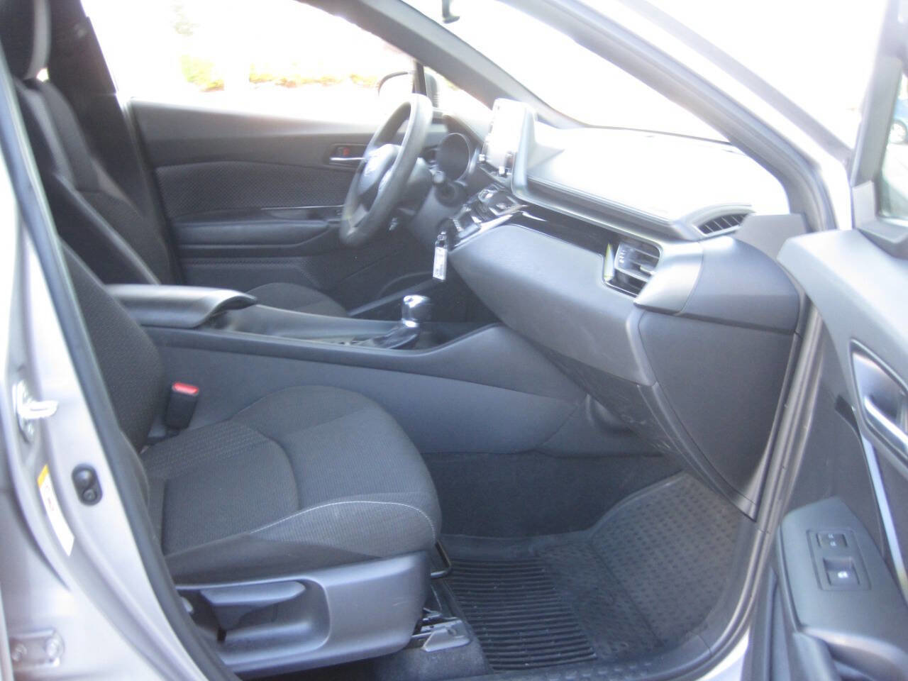 Used 2019 Toyota C-HR LE image 27