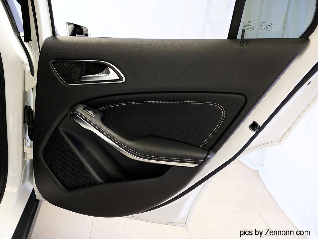 Used 2020 Mercedes-Benz GLA 250 4MATIC image 30