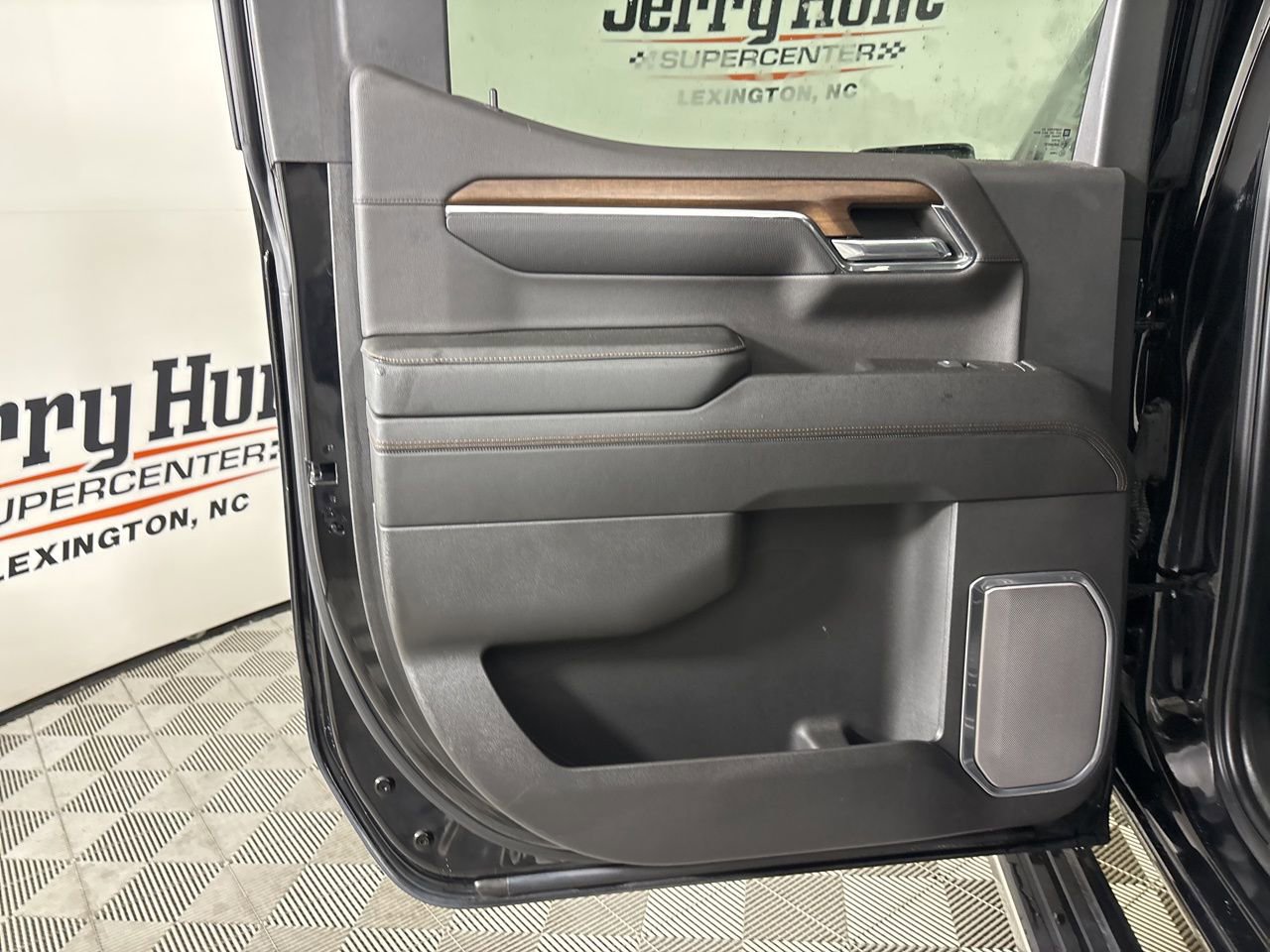 Used 2023 Chevrolet Silverado 1500 High Country w/ High Country Premium Package image 20