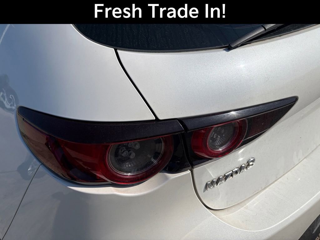Used 2019 MAZDA MAZDA3 Hatchback FWD image 11