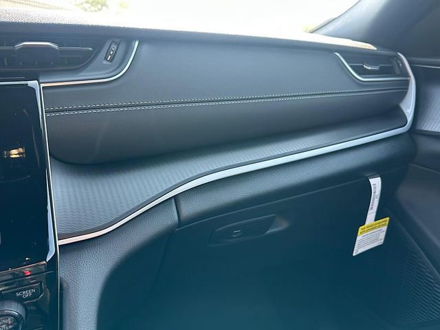 New 2025 Jeep Grand Cherokee L Altitude image 25