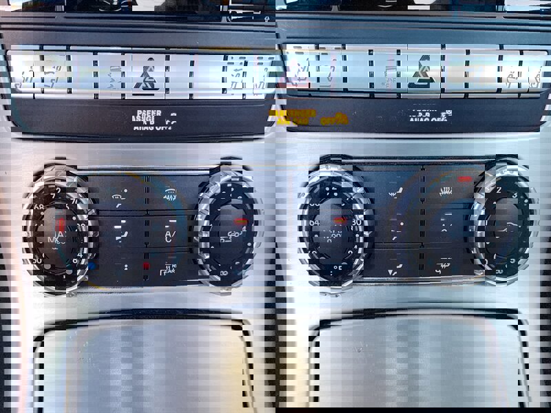 Used 2015 Mercedes-Benz SLK 250 w/ Premium Package image 54